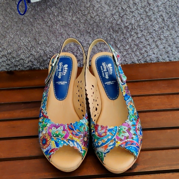 Shoes - Picture 1 of 3